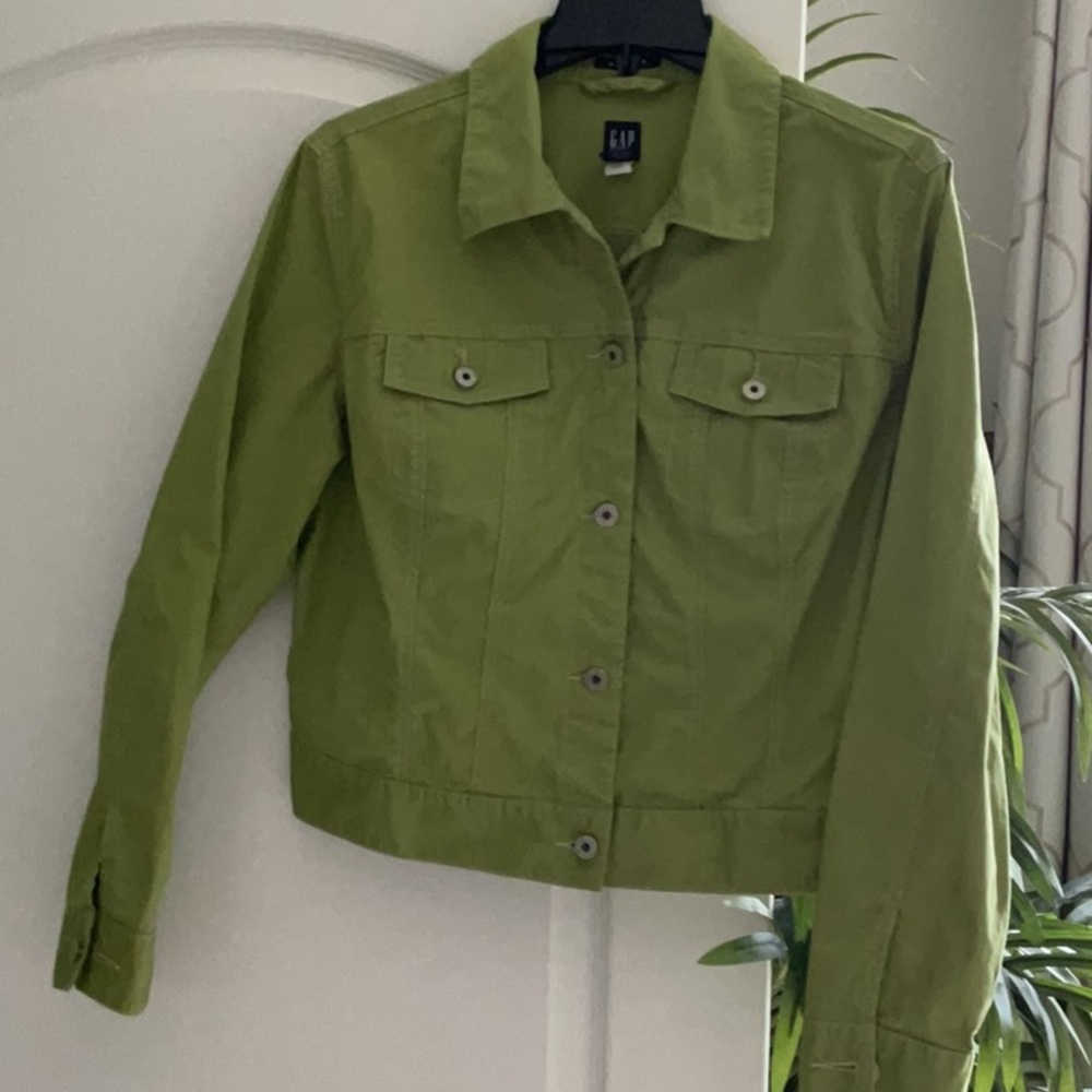 GAP Green Utility Jacket with Collared Neckline and Cropped Length